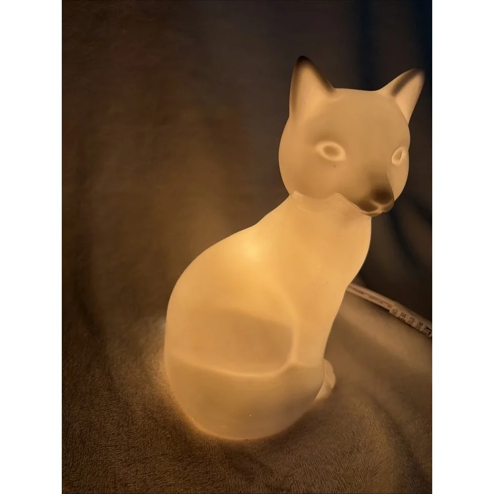 Target White Ceramic Cat Accent Lamp Figural Kitty Night Light Minimalist Boho